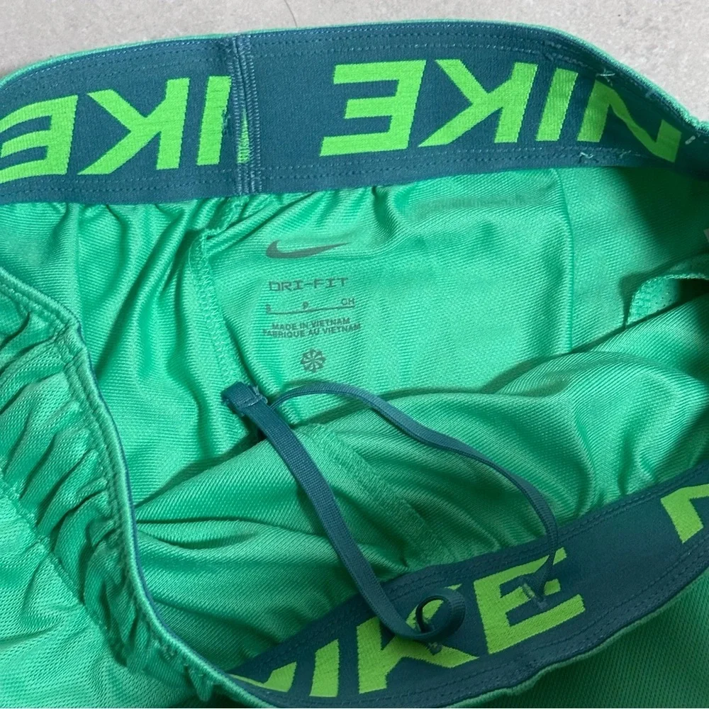 Nike Men Green Dri-Fit‎ Training Shorts Activewear size S